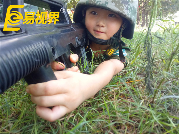 瞄準目標，準備開(kāi)火