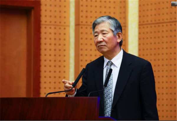 國務(wù)院發(fā)展研究中心原副主任、中國企業(yè)評價(jià)協(xié)會(huì )會(huì )長(cháng) 侯云春