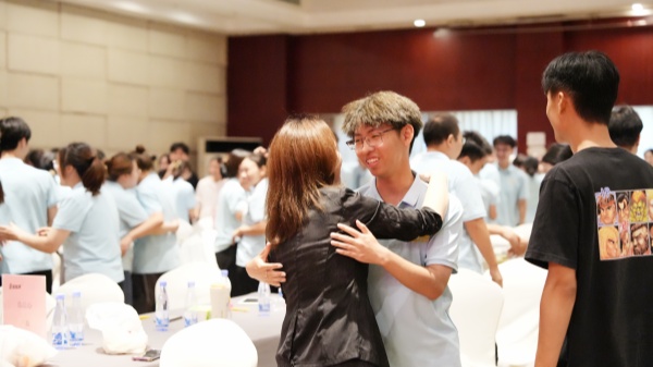 易視界2025年6月嘉獎會(huì )暨7月啟動(dòng)大會(huì )精彩瞬間